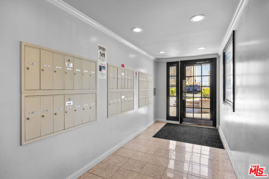 1515 S Beverly Drive - Photo 31