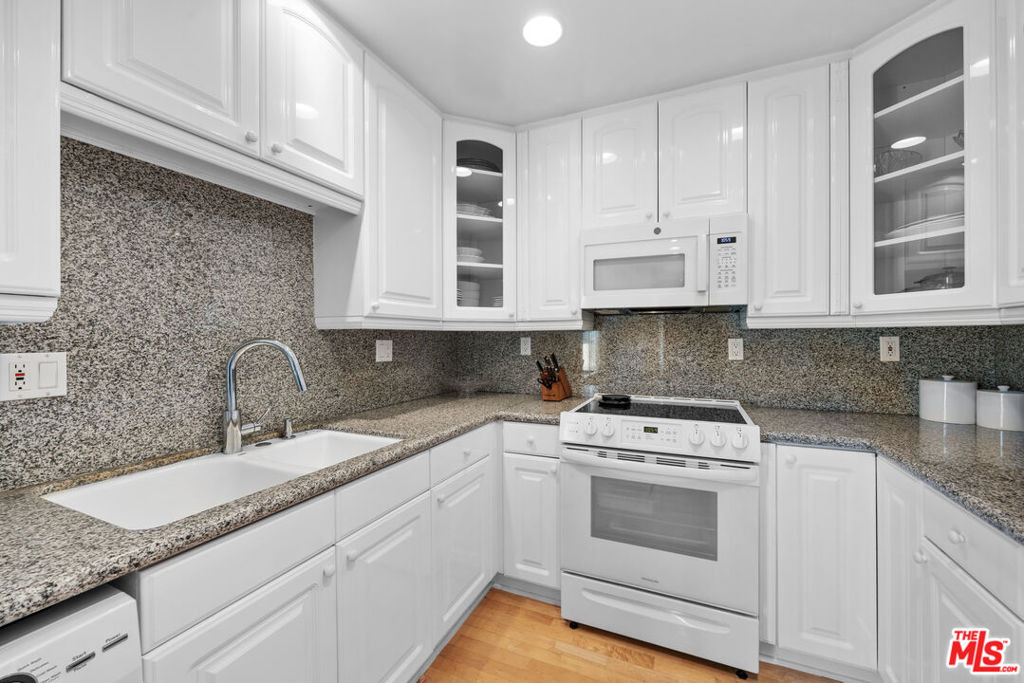 1515 S Beverly Drive - Photo 8