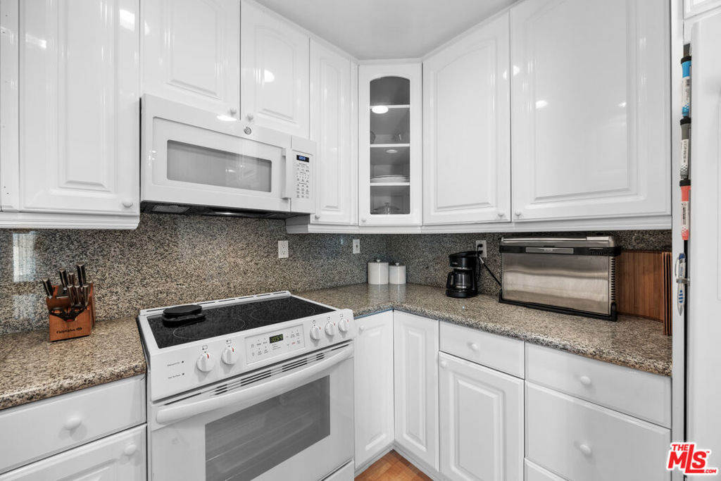 1515 S Beverly Drive - Photo 9