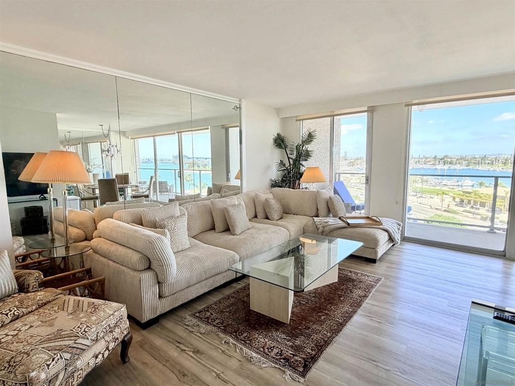 1820 Avenida Del Mundo - Photo 3