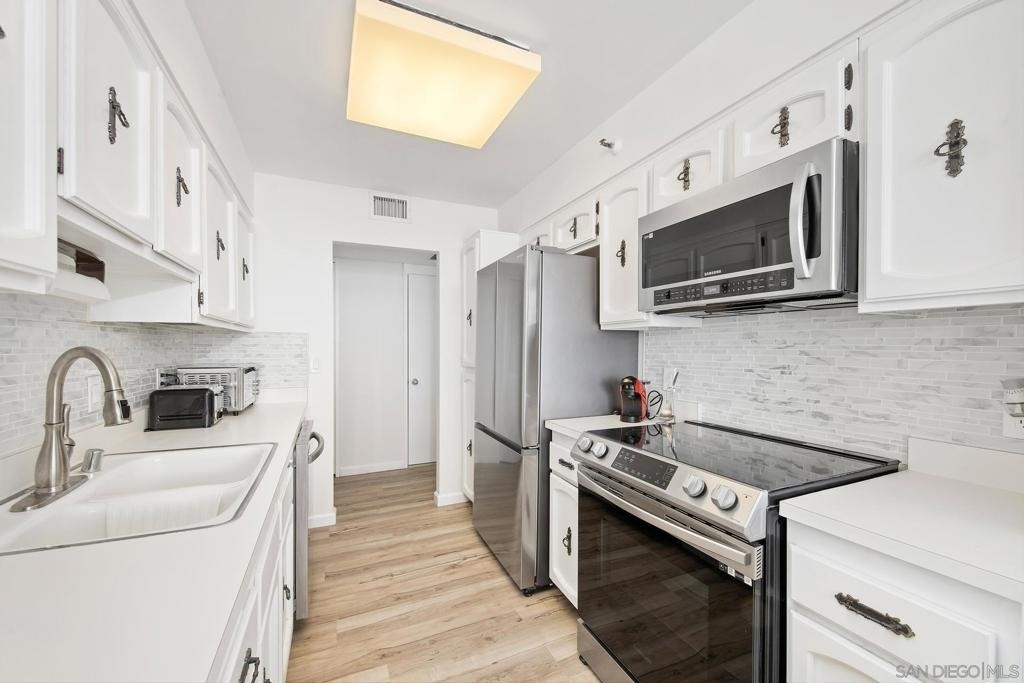 1820 Avenida Del Mundo - Photo 9