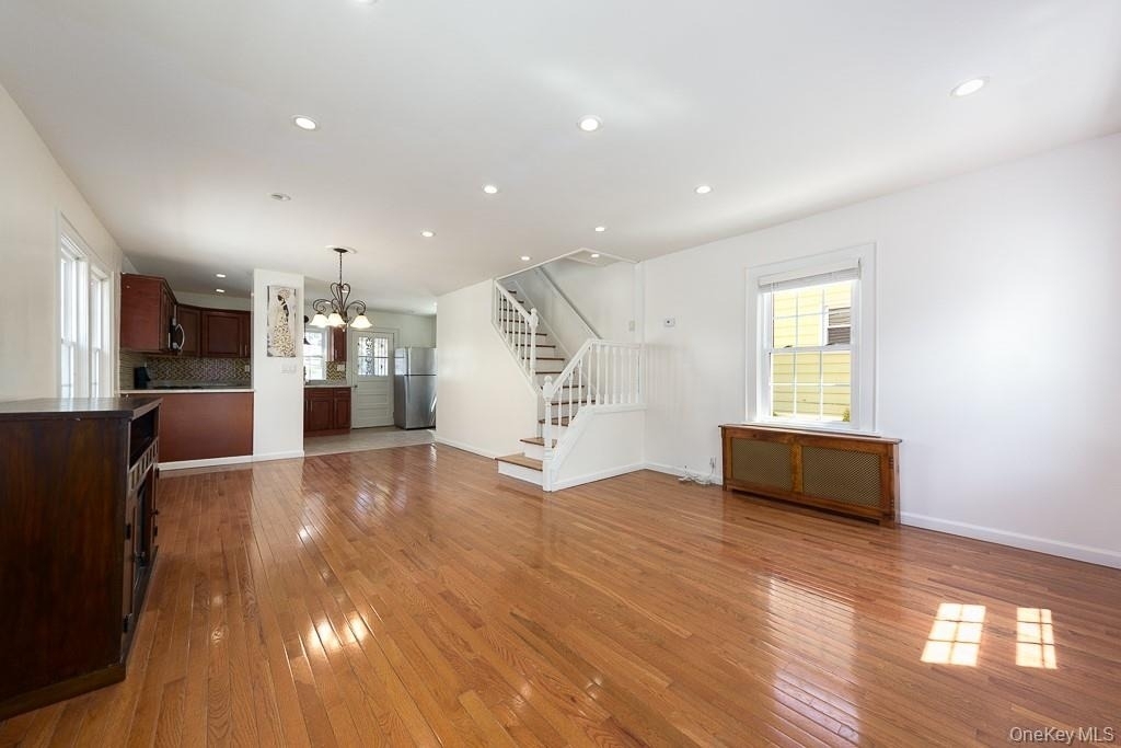 353 W Jamaica Avenue - Photo 0