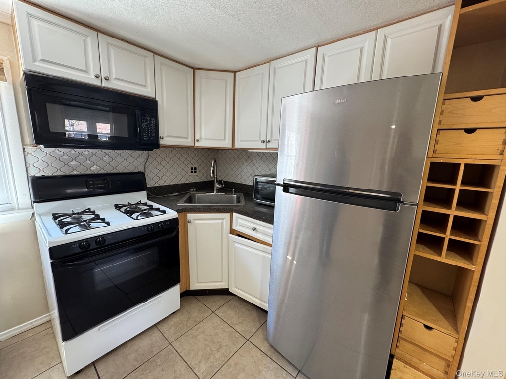 486 Silver Street - Photo 2