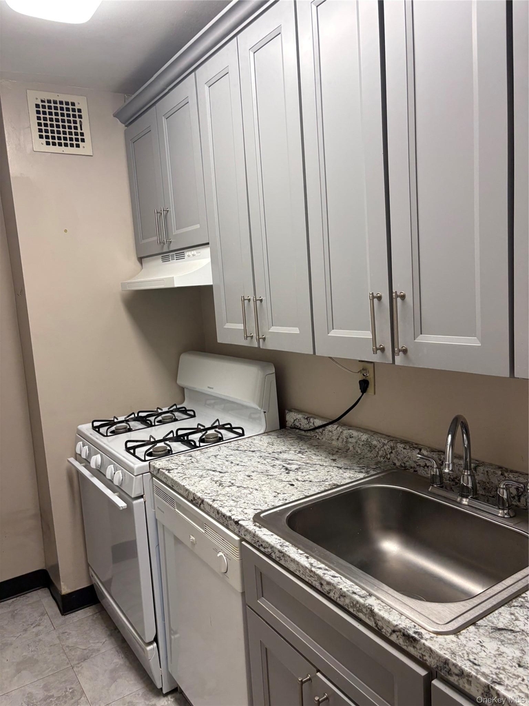 101 Clinton Avenue - Photo 3