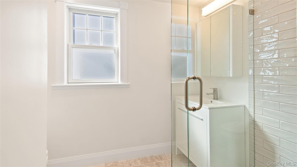 33 Devoe Street - Photo 12