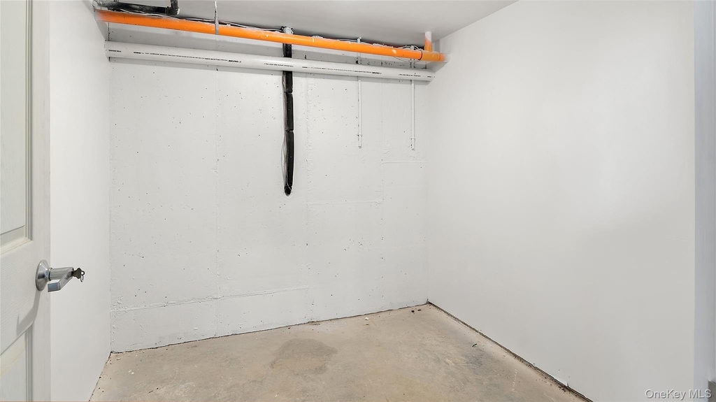 33 Devoe Street - Photo 15