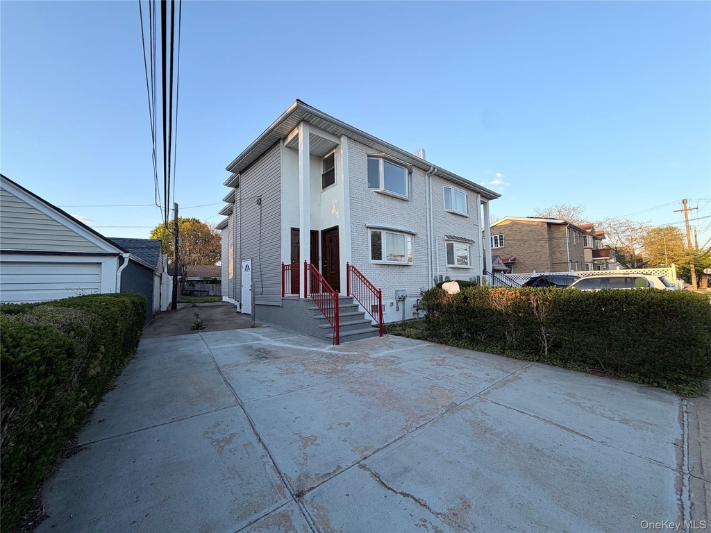 239-13 86th Avenue - Photo 19