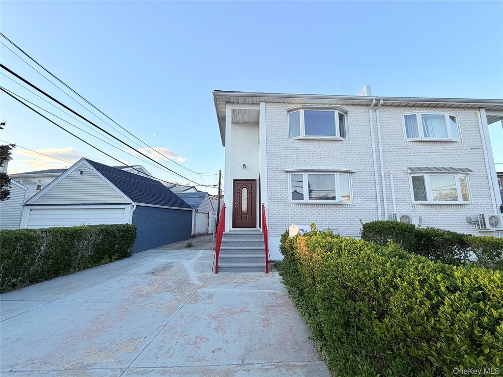 239-13 86th Avenue - Photo 18