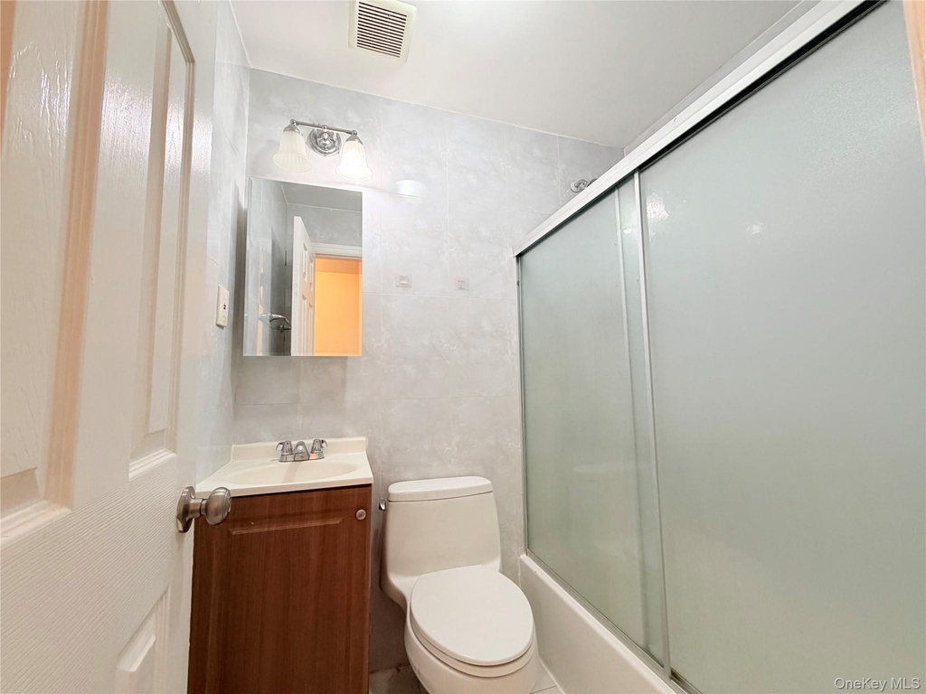 239-13 86th Avenue - Photo 8