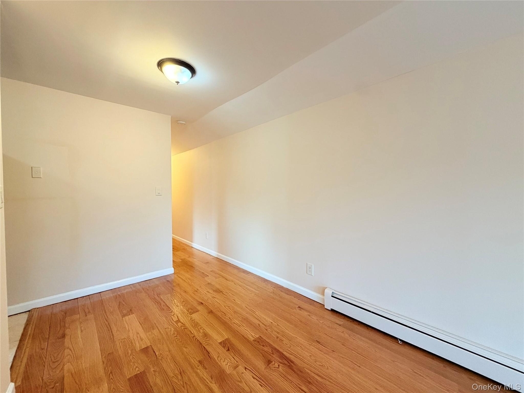 239-13 86th Avenue - Photo 3