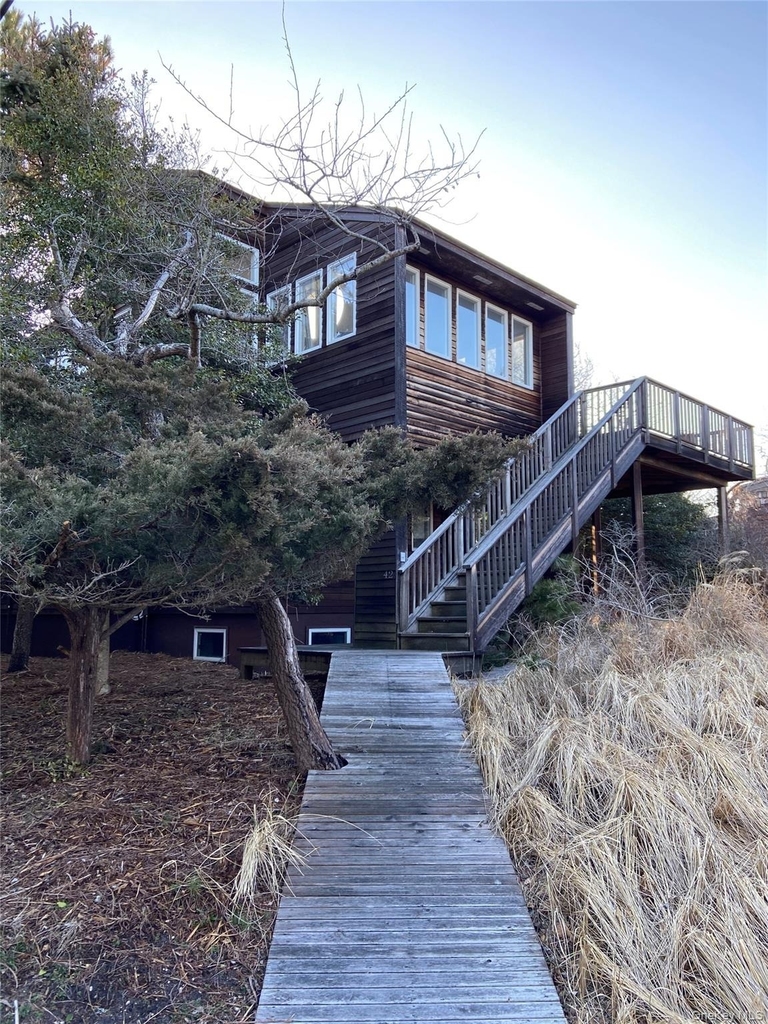 42 Evergreen - Photo 0