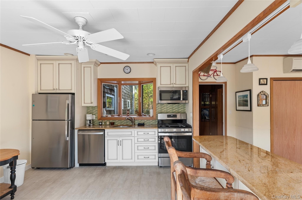 453 Dehnhoff Walk - Photo 4