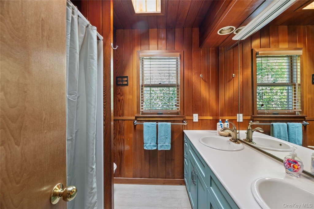 453 Dehnhoff Walk - Photo 5
