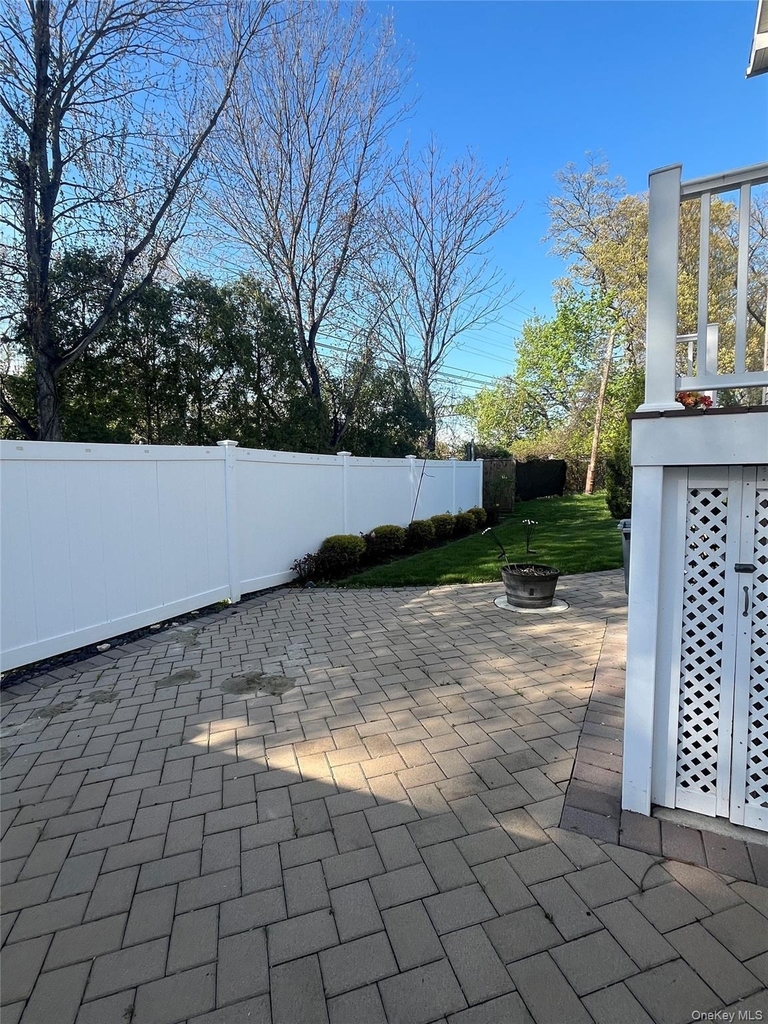 8 Marion Avenue - Photo 4