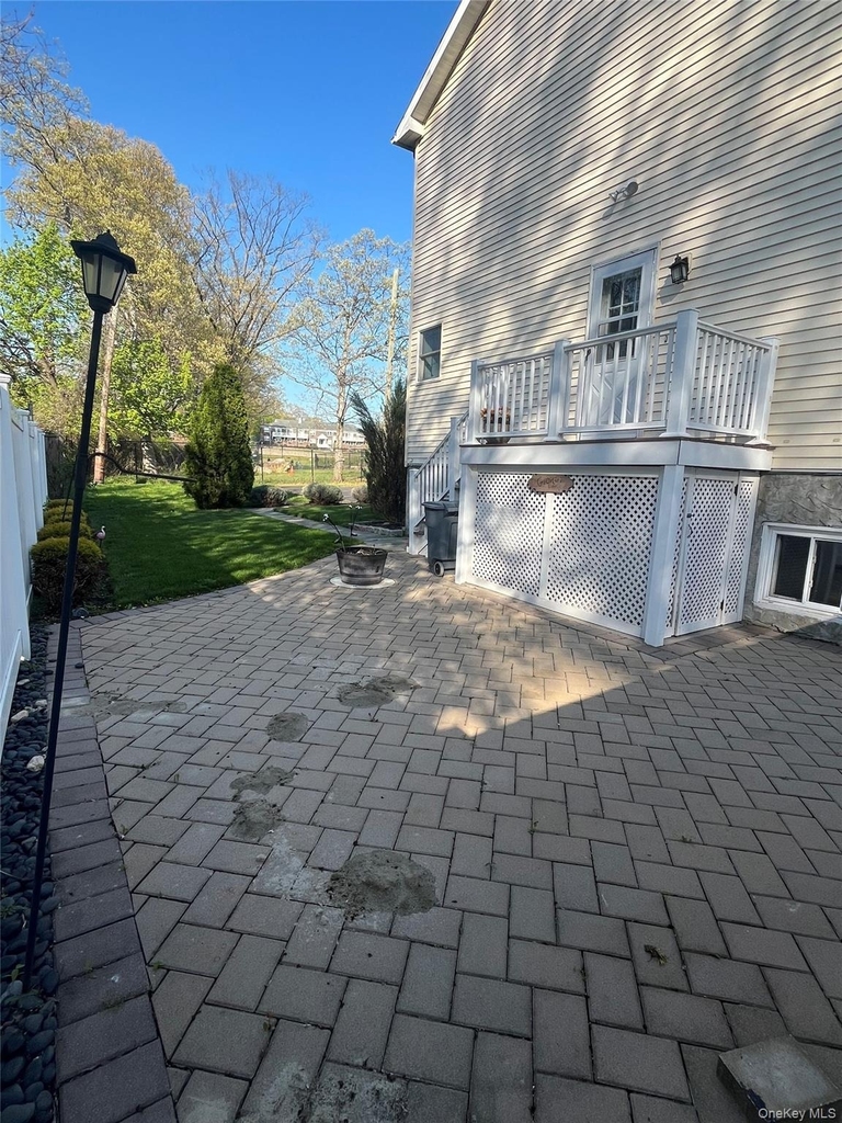 8 Marion Avenue - Photo 3
