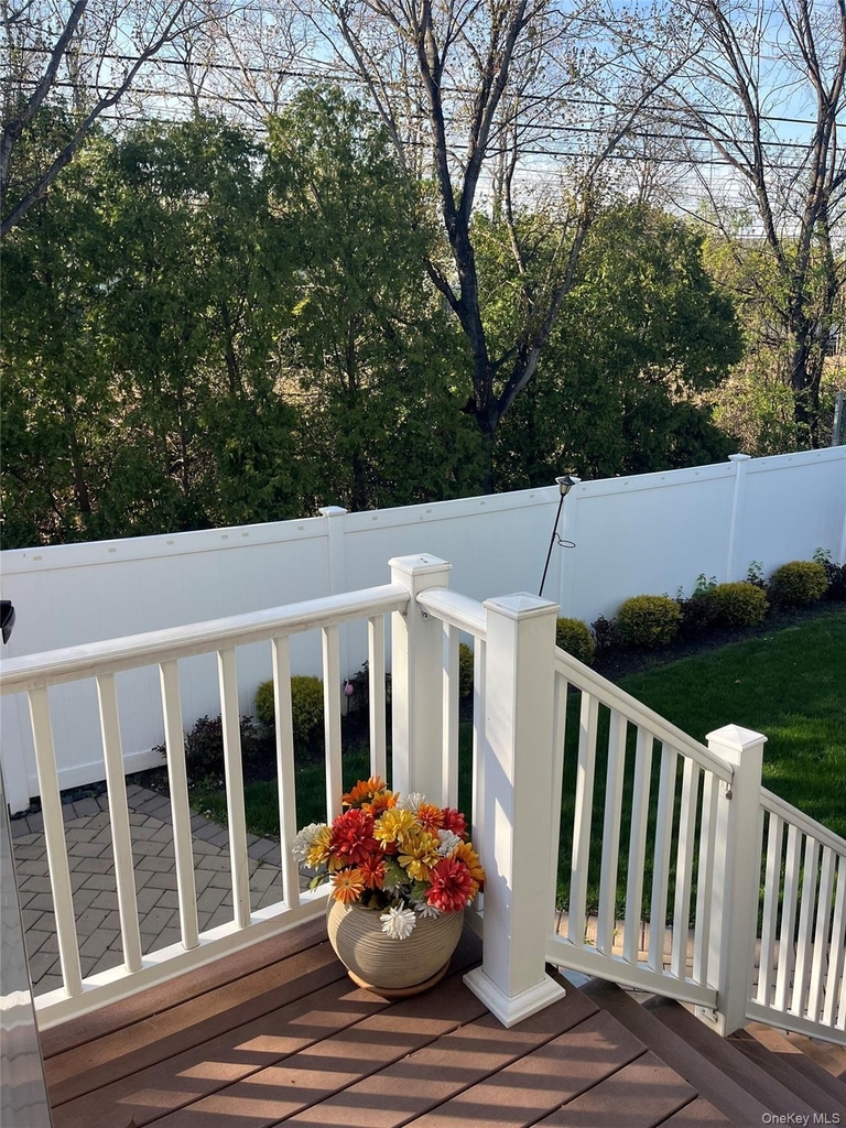 8 Marion Avenue - Photo 19