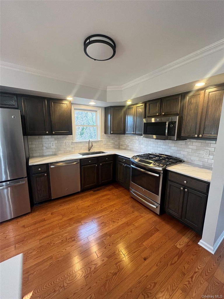 8 Marion Avenue - Photo 10