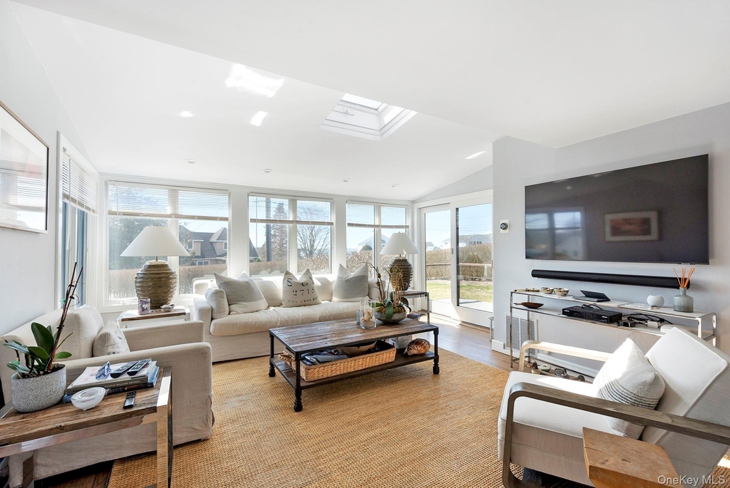 23 Landing Lane - Photo 1