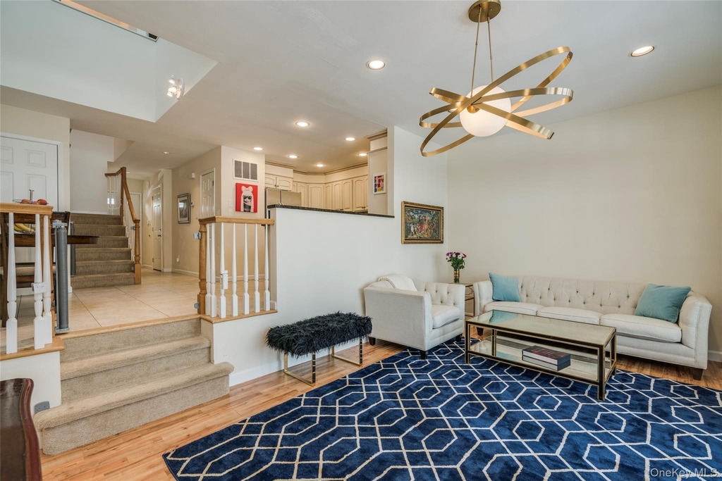 100 Woodlake Drive W - Photo 10