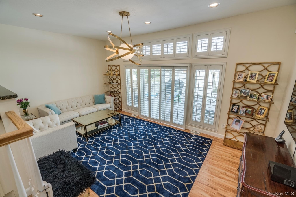 100 Woodlake Drive W - Photo 8