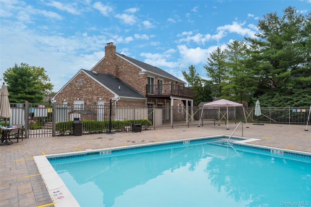 100 Woodlake Drive W - Photo 23