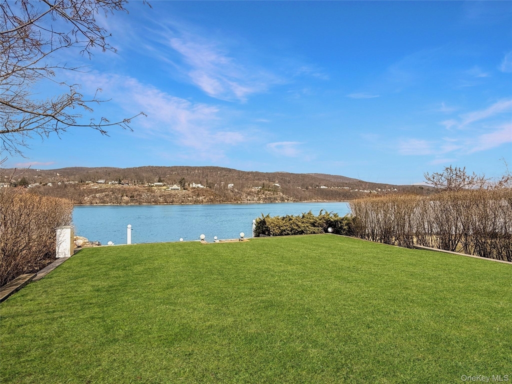 12 Hudson River Lane - Photo 1