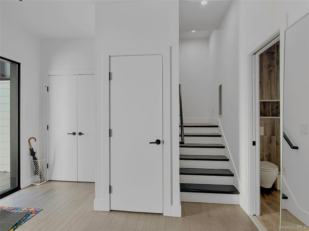 12 Hudson River Lane - Photo 10