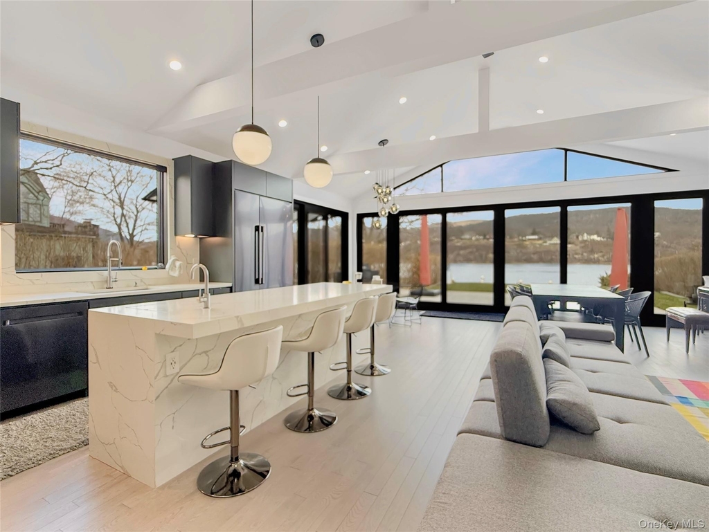 12 Hudson River Lane - Photo 2