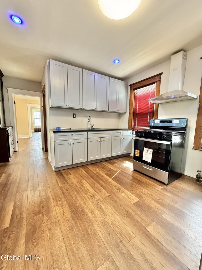 1120 Pleasant Street - Photo 11