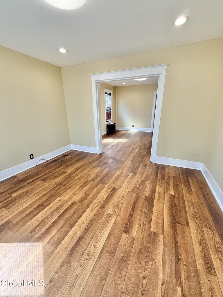 1120 Pleasant Street - Photo 2