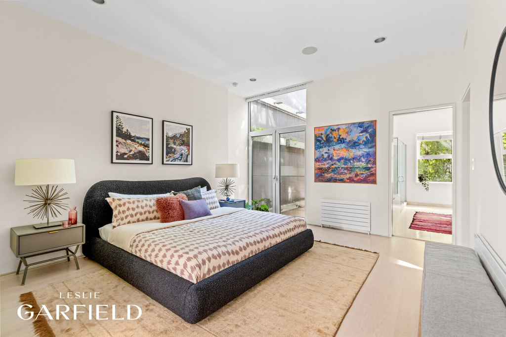 240 E 61st Street - Photo 9