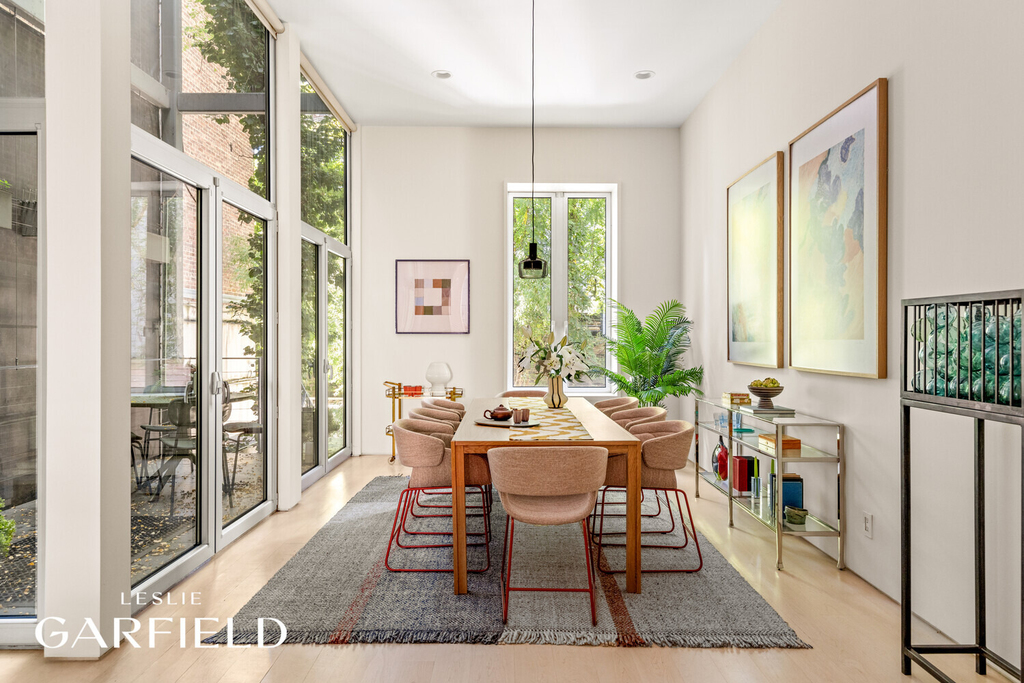 240 E 61st Street - Photo 5