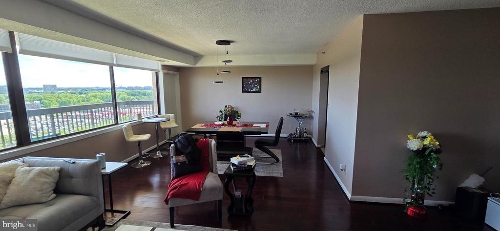 3709 S George Mason Drive - Photo 3
