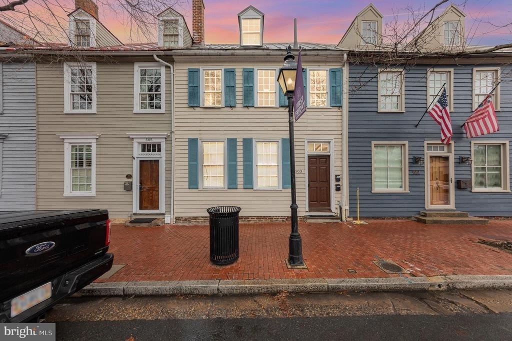 503 Caroline Street - Photo 1