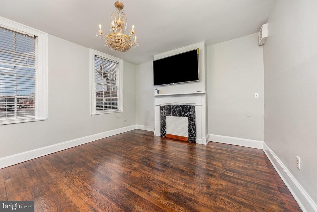 503 Caroline Street - Photo 3