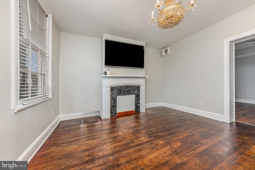 503 Caroline Street - Photo 2