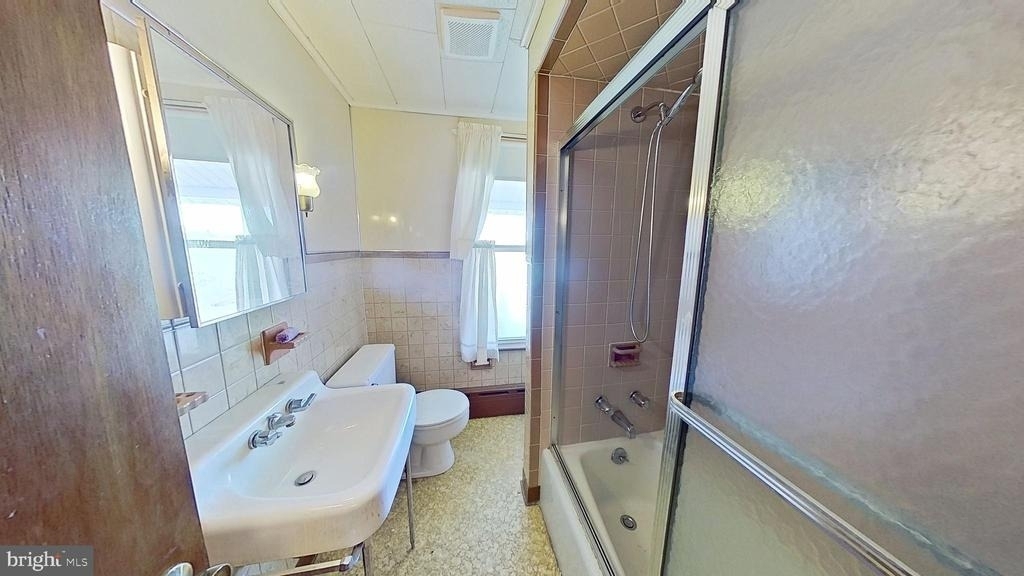 1301 N Duke Street - Photo 5