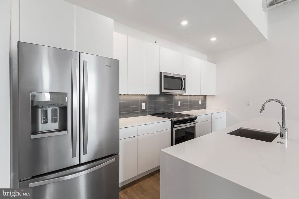 1229 Front St - Photo 3