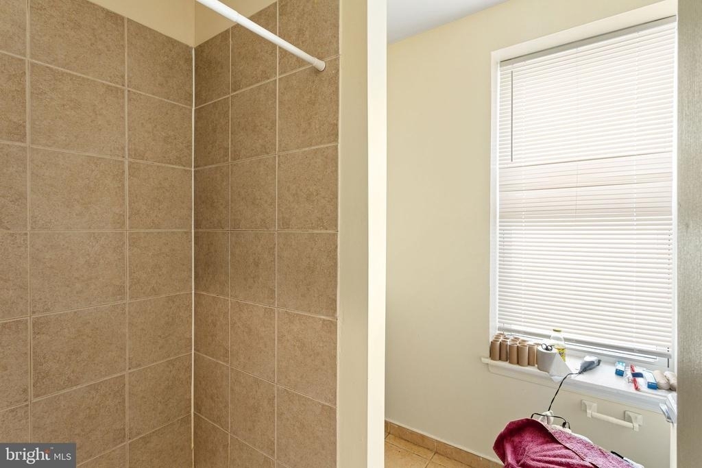 1910 N 17th Street - Photo 2