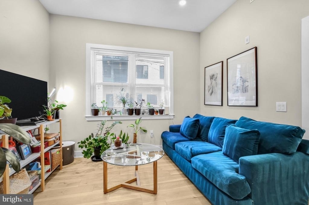 2621 W Jefferson Street - Photo 1