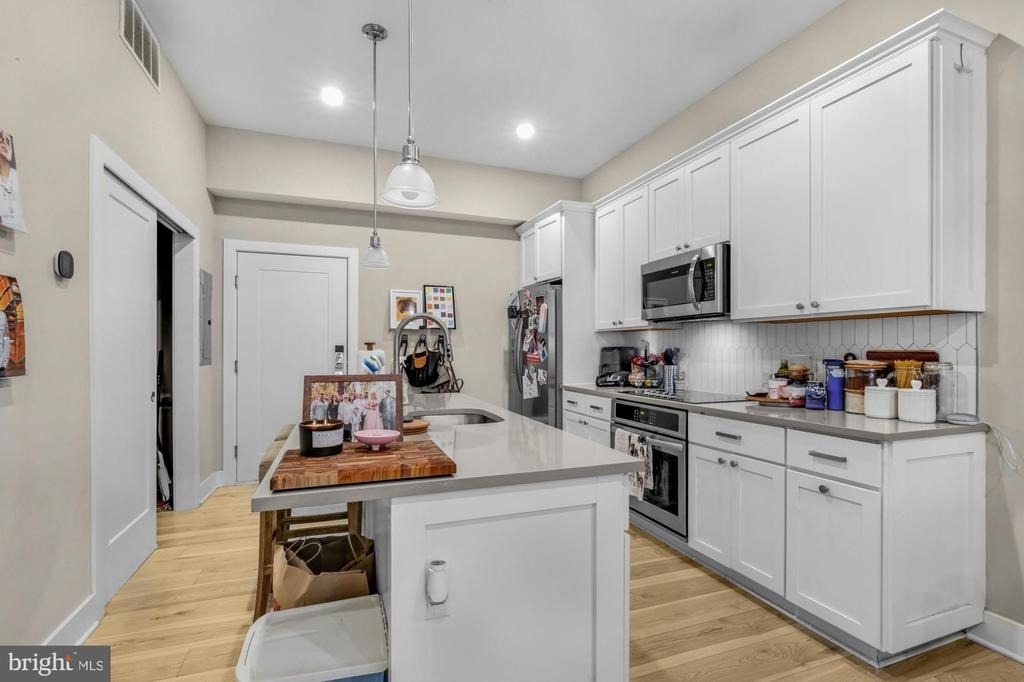 2621 W Jefferson Street - Photo 5
