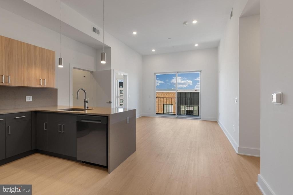 1731 Tilghman Street - Photo 1