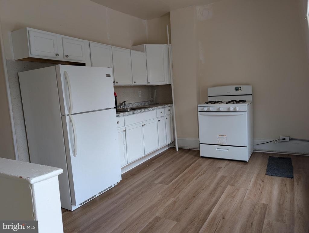 646 Chestnut Street - Photo 1