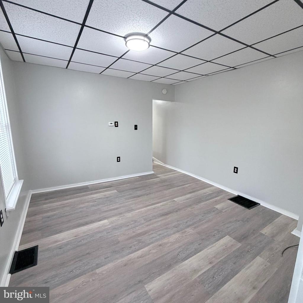 980 Scotland Ave - Photo 4