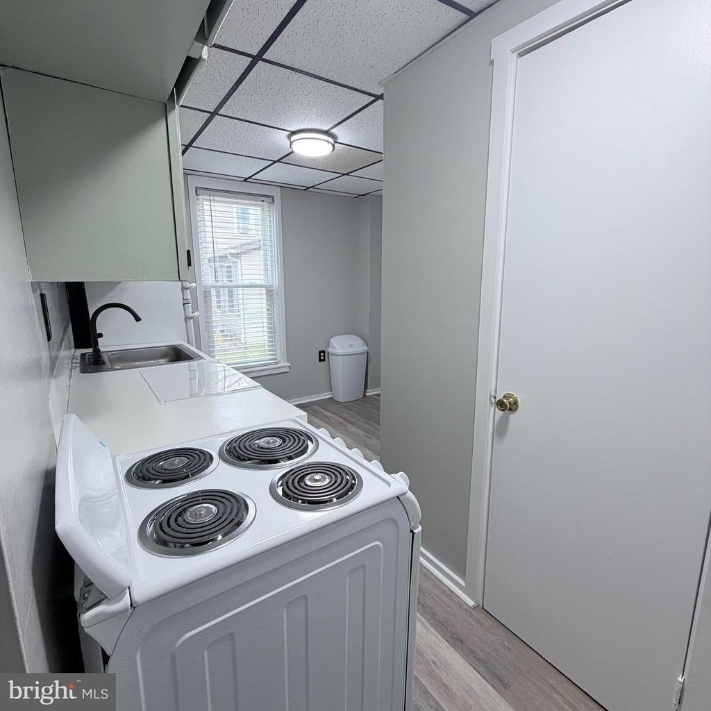 980 Scotland Ave - Photo 5