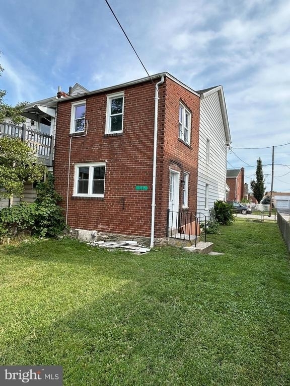 1312 E 13th Street - Photo 10