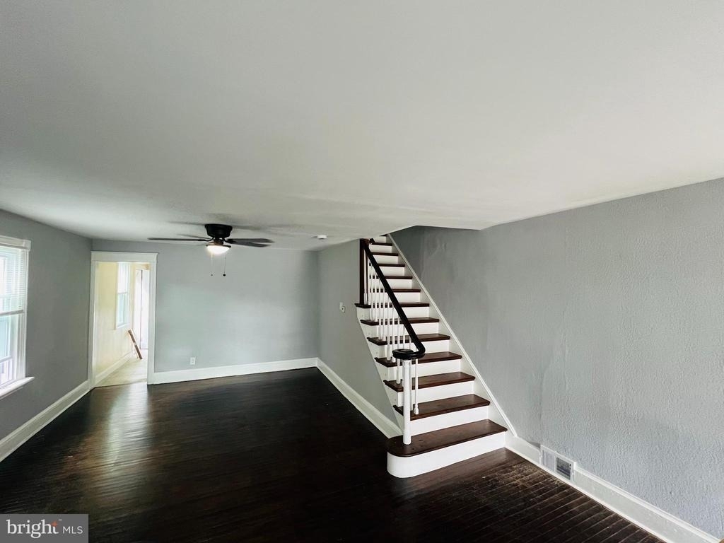 1312 E 13th Street - Photo 8