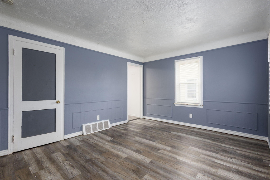 19435 Mccormick Street - Photo 1