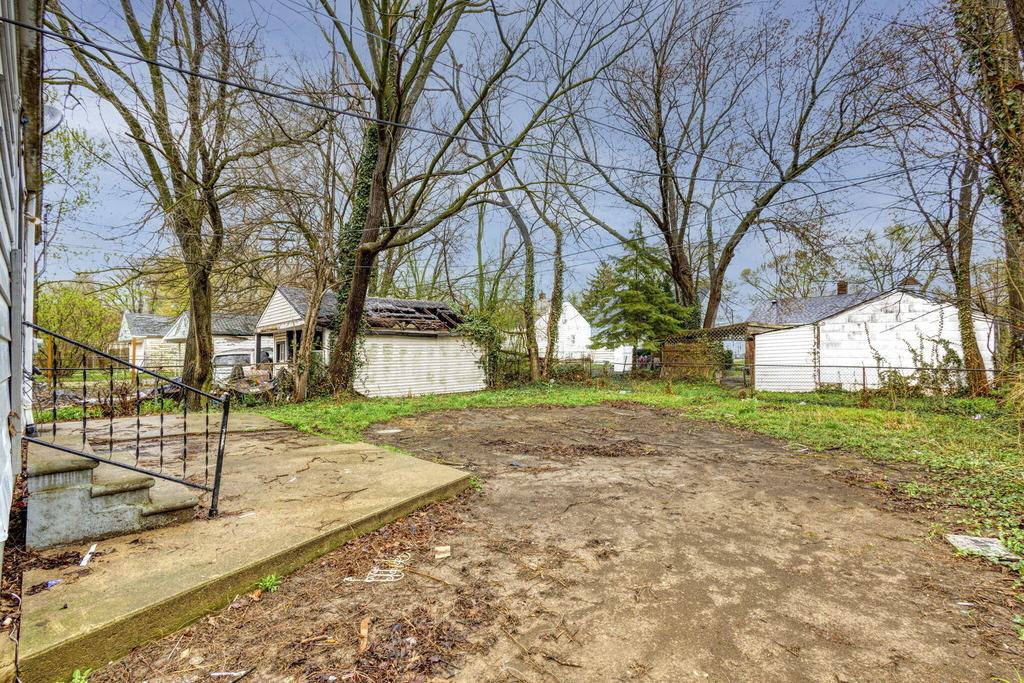 19435 Mccormick Street - Photo 9