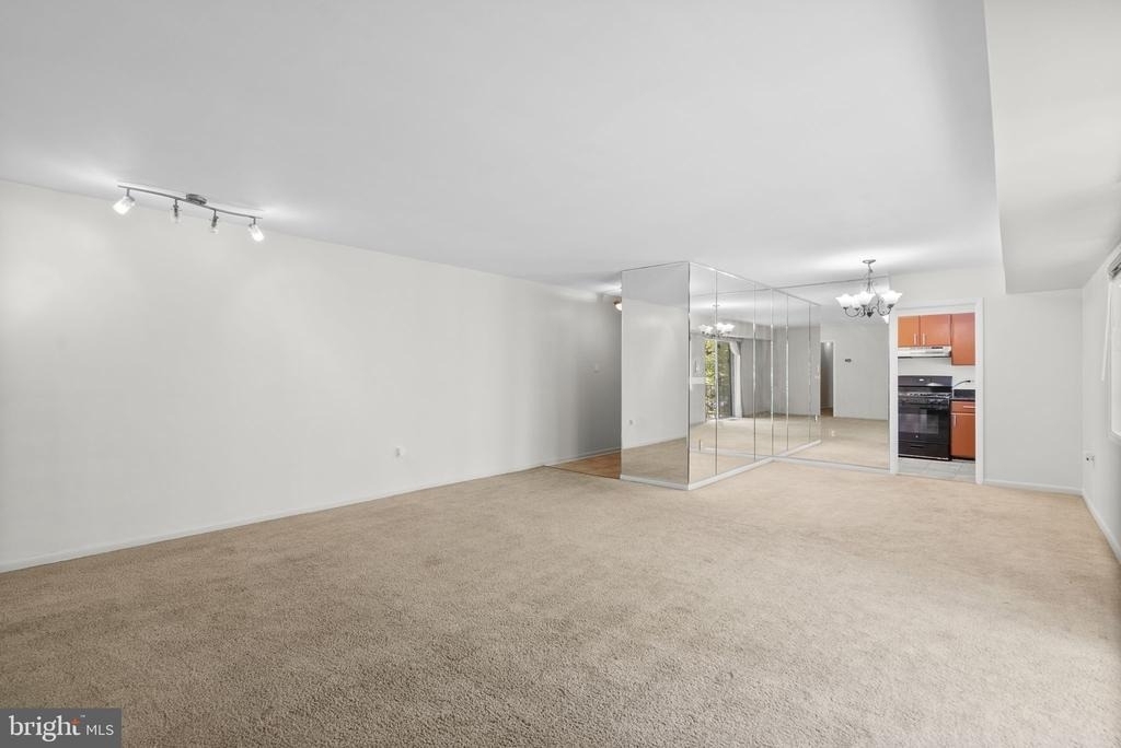 10643 Weymouth Street - Photo 6